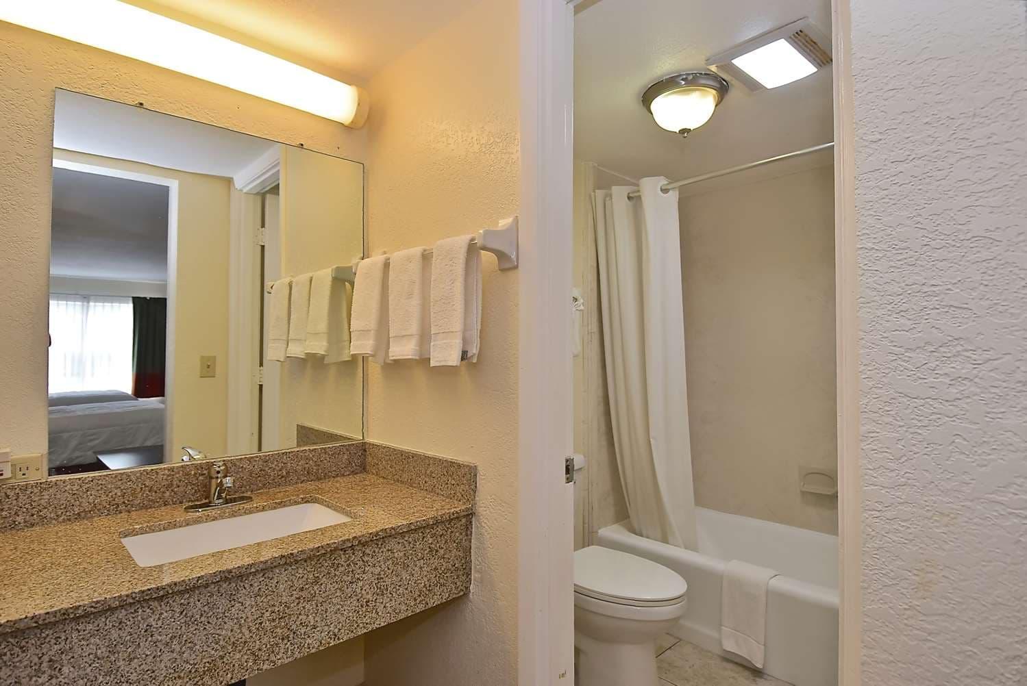 Surestay Hotel By Best Western Sarasota Lido Beach Экстерьер фото