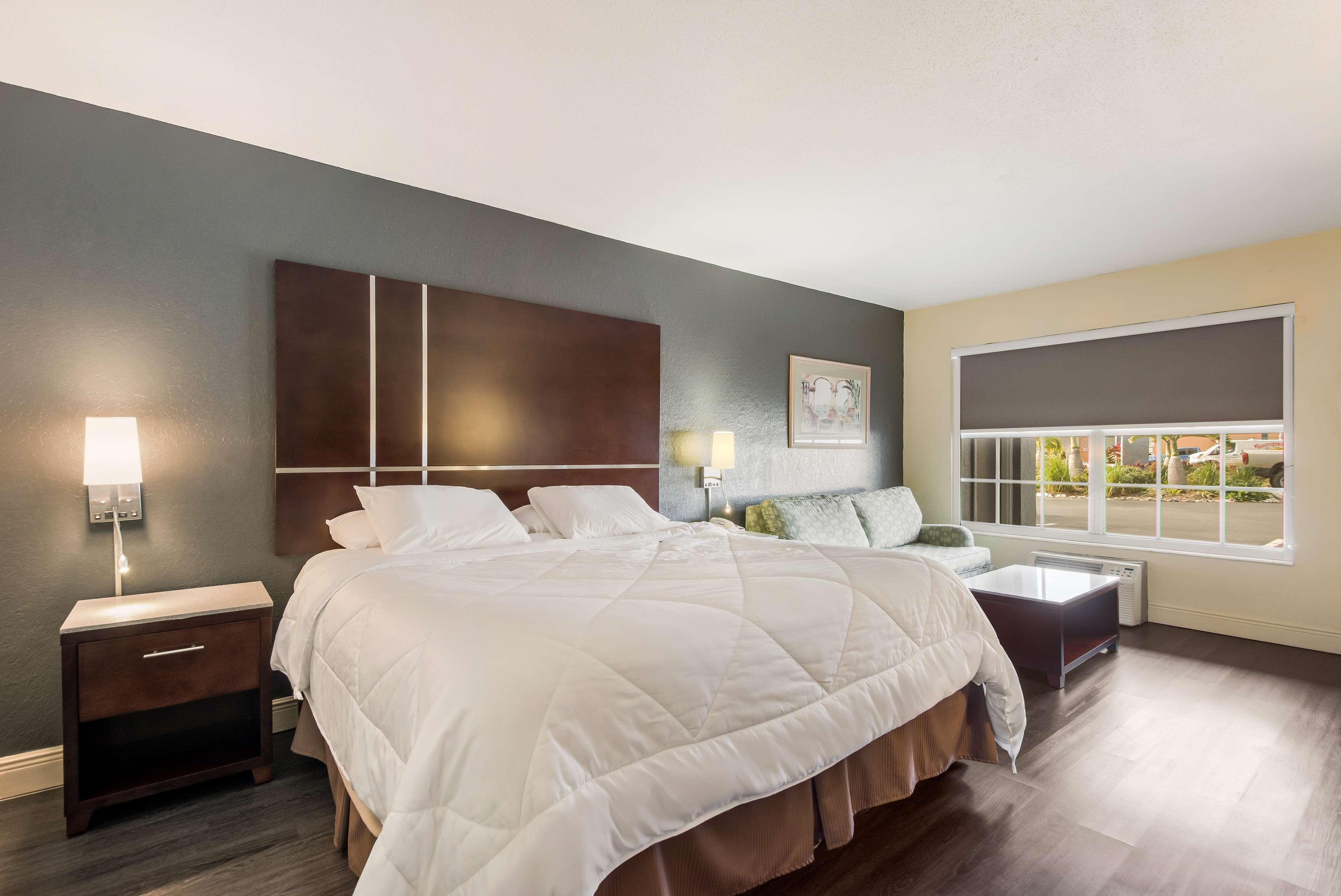 Surestay Hotel By Best Western Sarasota Lido Beach Экстерьер фото