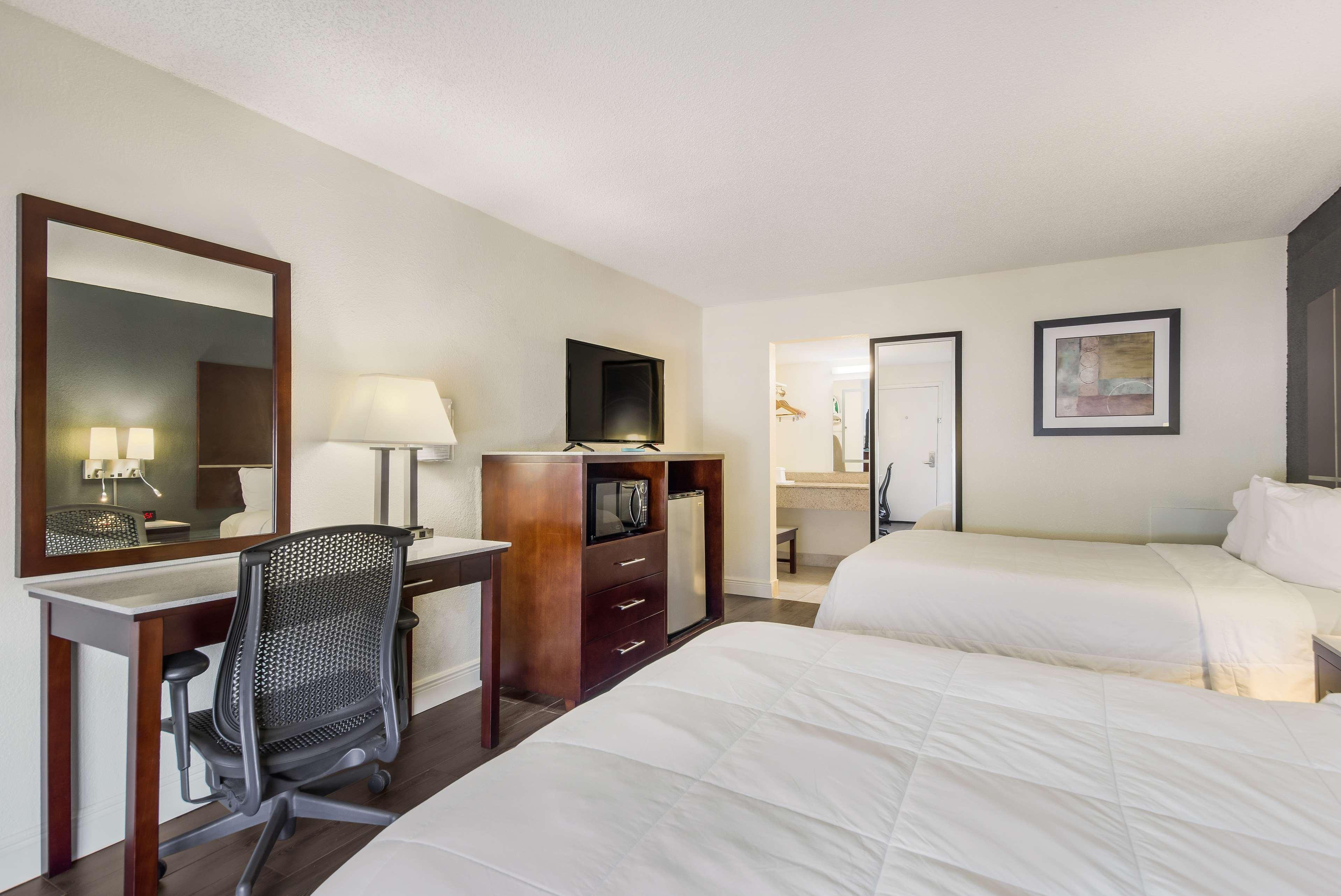 Surestay Hotel By Best Western Sarasota Lido Beach Экстерьер фото