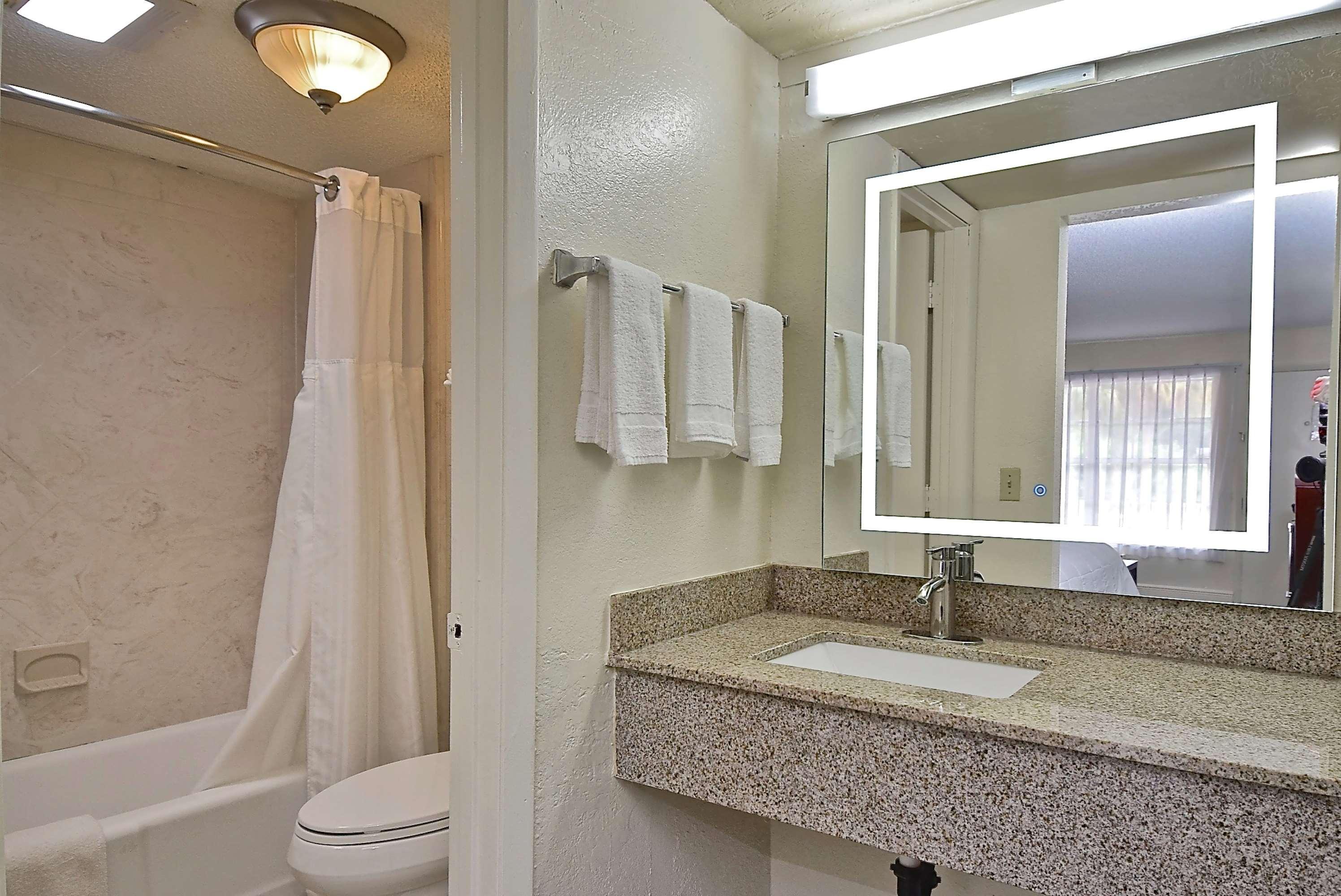 Surestay Hotel By Best Western Sarasota Lido Beach Экстерьер фото